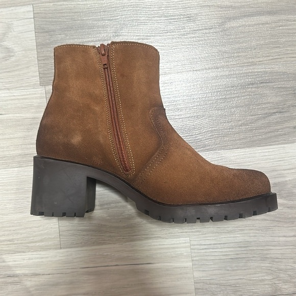 Eric Michael Women’s brown suede boots Size 7.5 - Picture 5 of 8